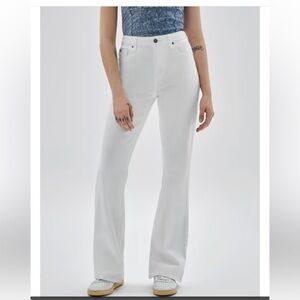 NWOT GUESS HIGH WAISTED WIDE LEG BOOT CUT WHITE JEANS SZ 23